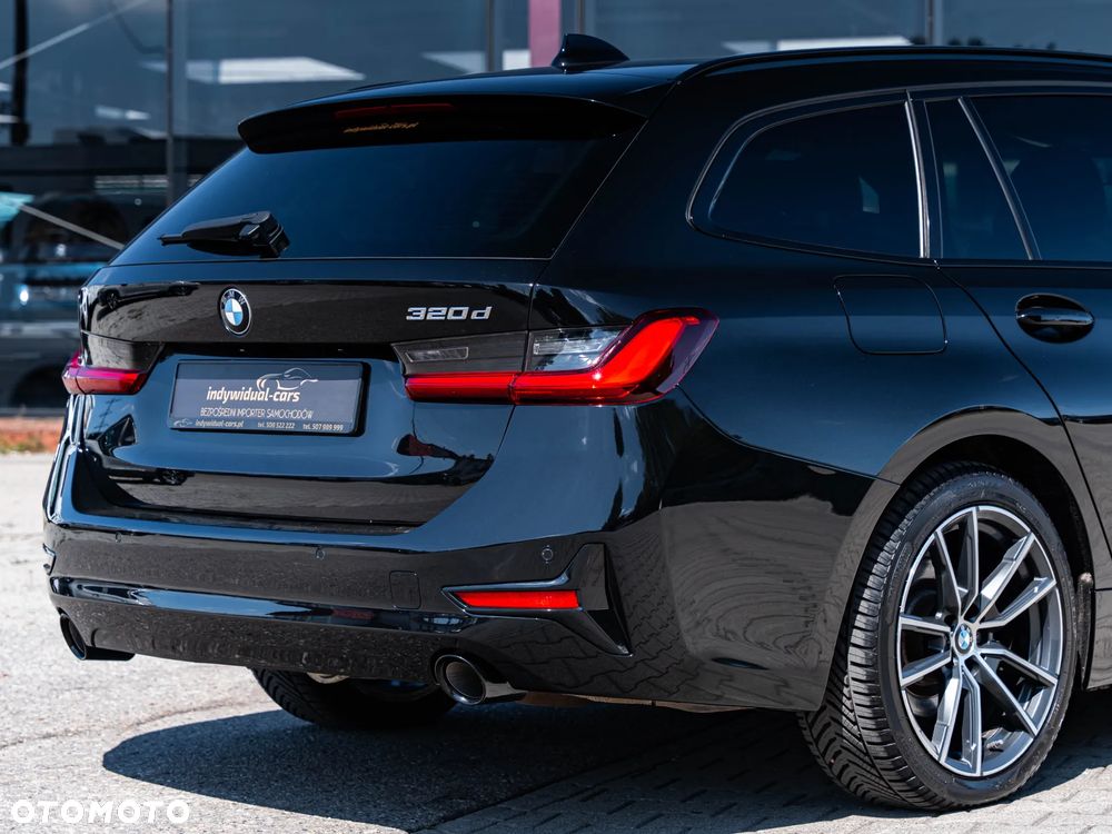 BMW Seria 3 320d Sport Line Shadow - 14