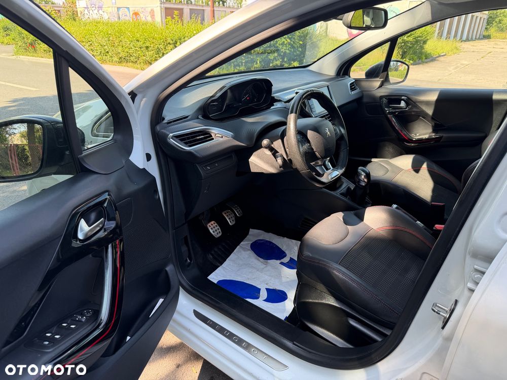 Peugeot 208 - 19