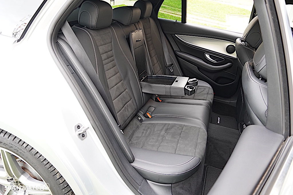 Mercedes-Benz E 300 de AMG Line - 23