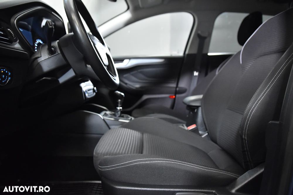 Ford Focus - 23