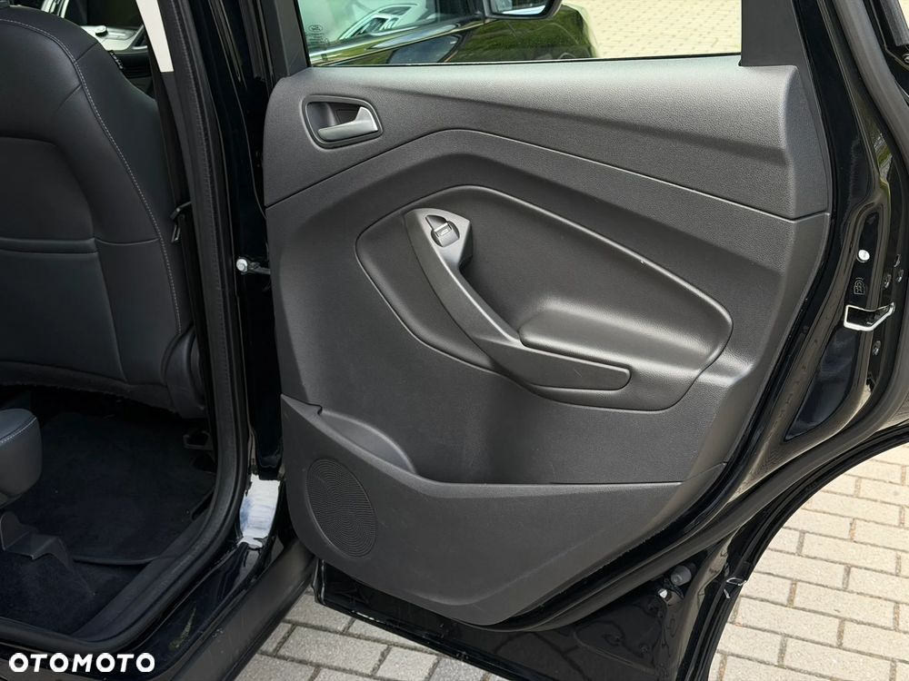 Ford Kuga 2.0 TDCi FWD Titanium - 36