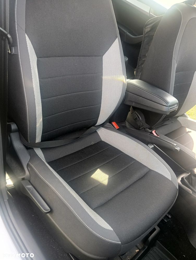 Skoda RAPID 1.0 TSI Ambition - 11