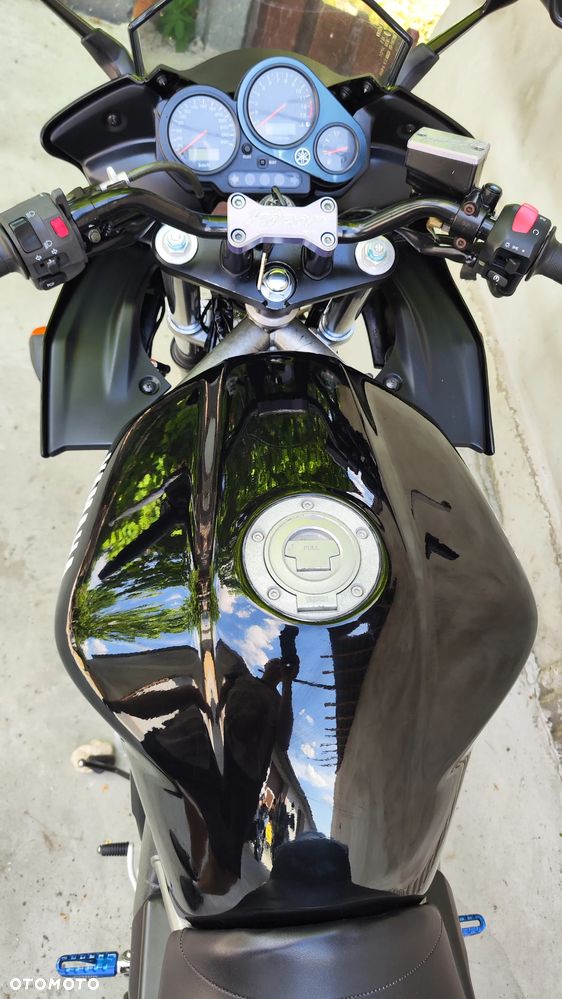 Yamaha FZS - 13
