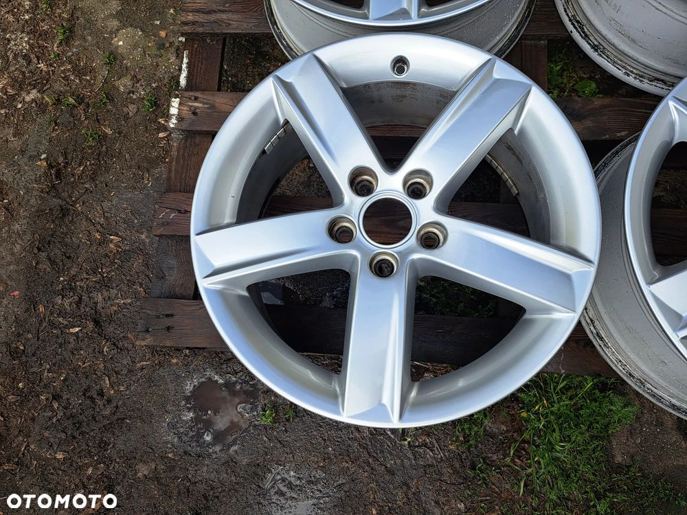 Oryg. Audi A4 A3 A6 8k 8k0 b8 8k0071497 S-Line 7j 17 et46 - 2