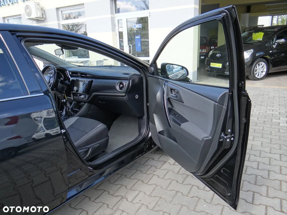 Toyota Auris 1.2 Turbo Team Deutschland - 30