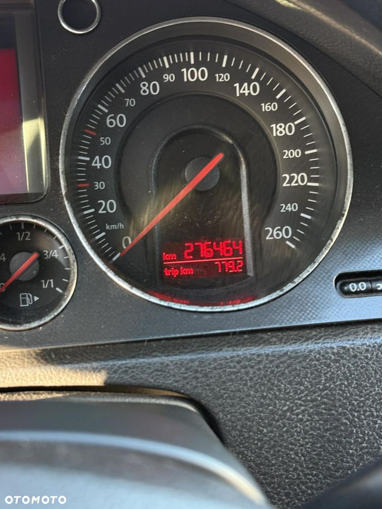 Volkswagen Passat - 4