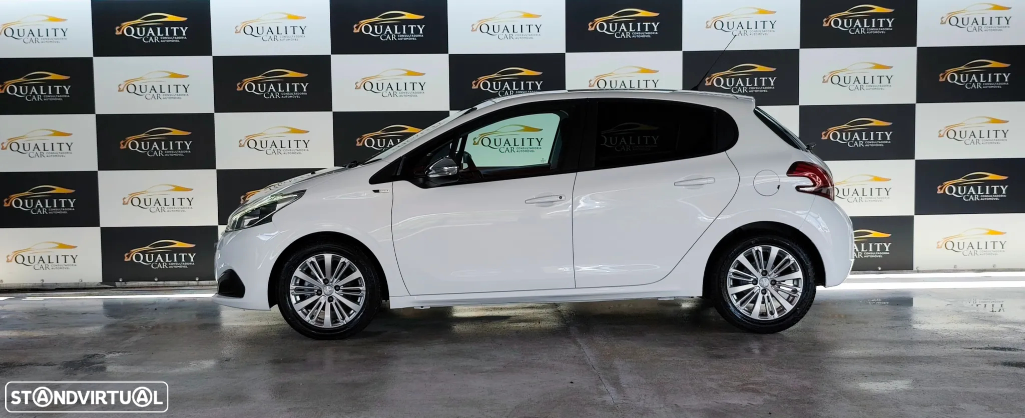Peugeot 208 1.6 BlueHDi Style - 11