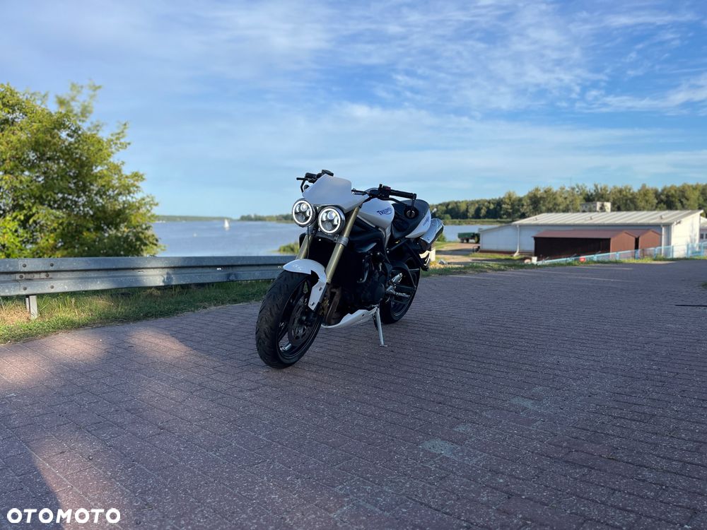 Triumph Street Triple - 1
