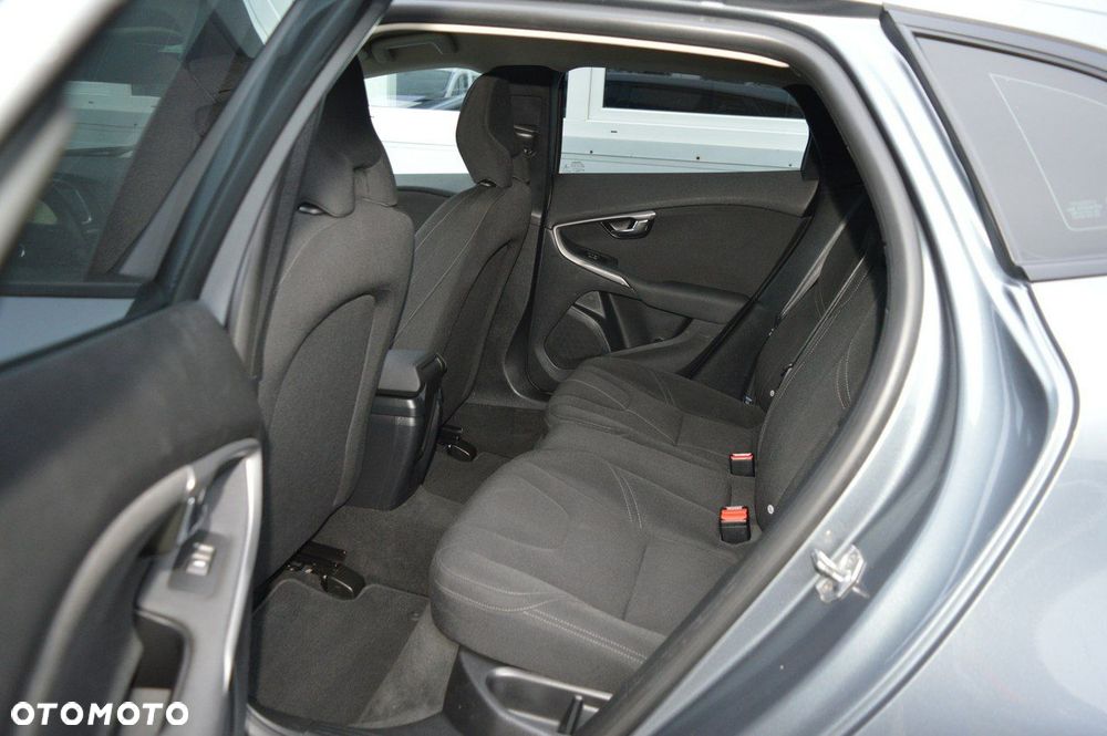 Volvo V40 D2 Geartronic Kinetic - 32