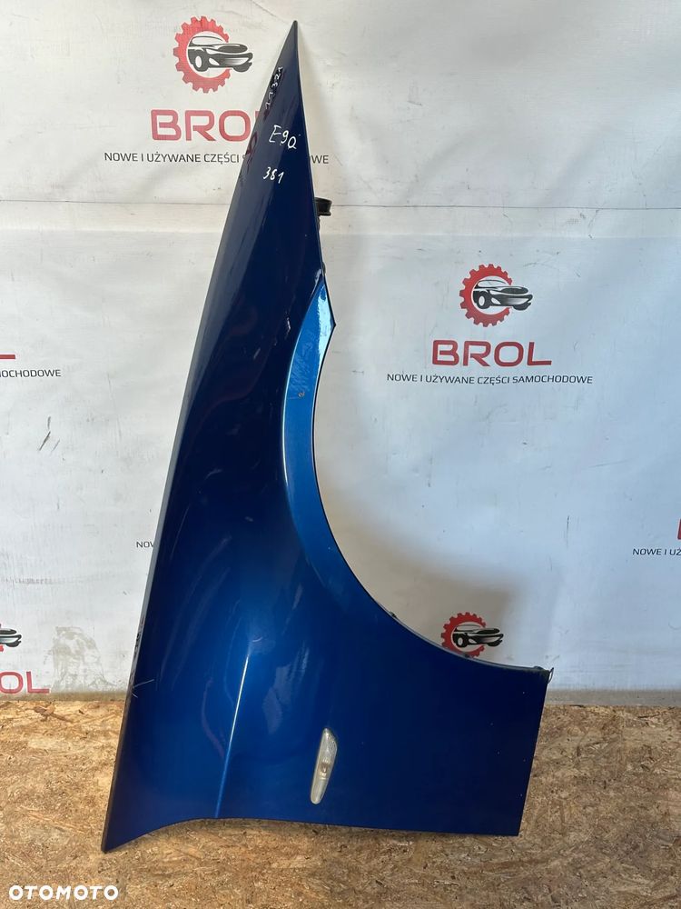 BŁOTNIK PRZEDNI PRAWY BMW E90  381