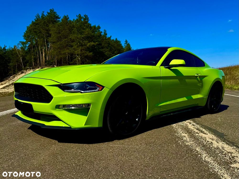 Ford Mustang - 2