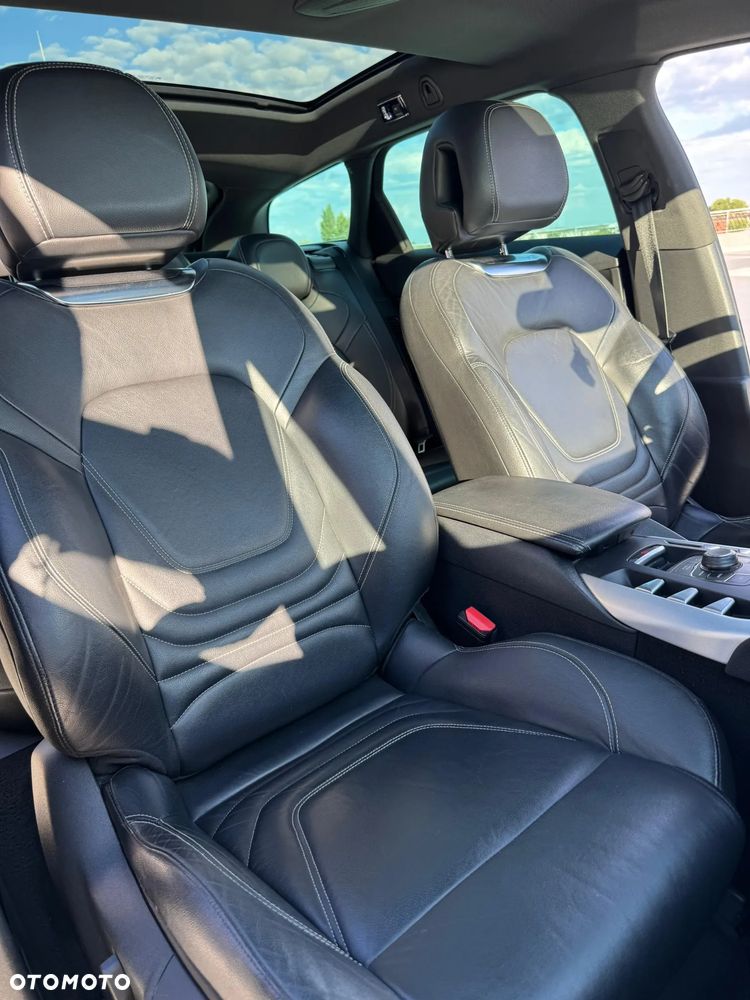 Citroën DS5 2.0 HDi Hybrid4 Pure Pearl MCP - 29