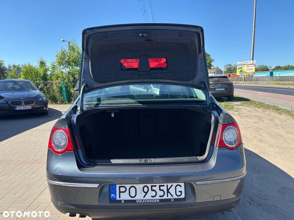 Volkswagen Passat 1.9 TDI Comfortline - 9