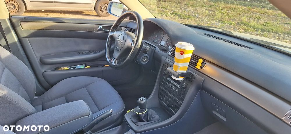 Audi A6 Avant 2.4 - 8