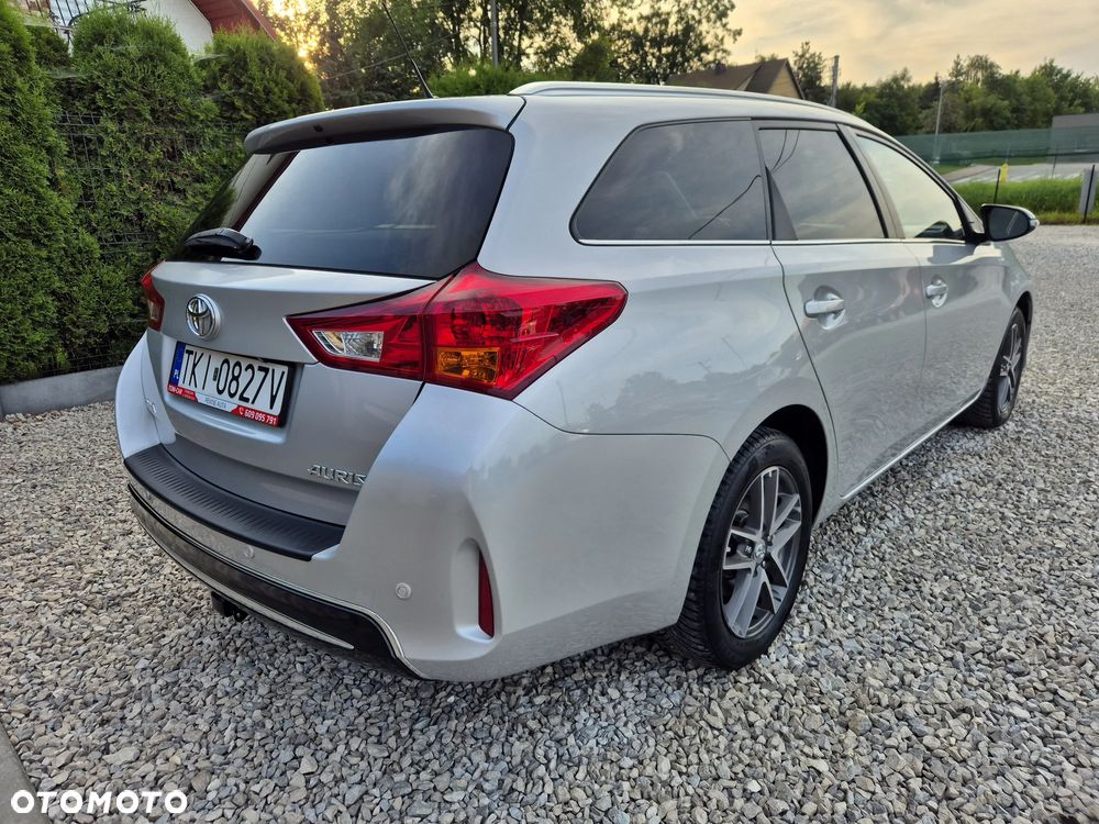 Toyota Auris 1.6 Valvematic Executive - 16