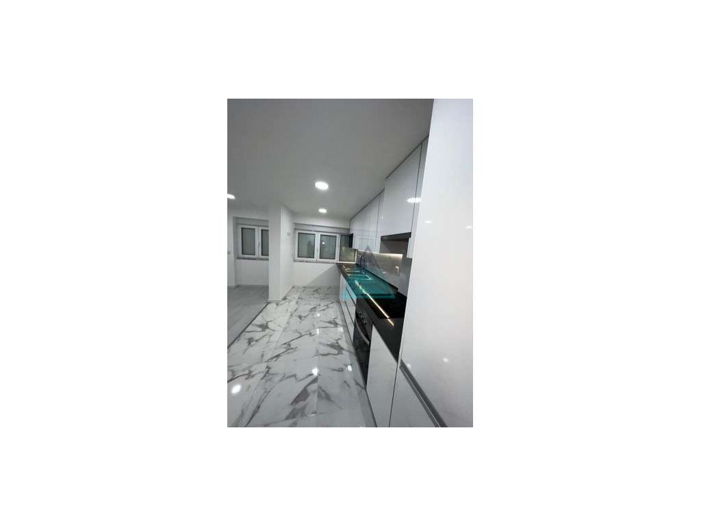 Apartamento T2 em Remodelação Total | Paivas - Amora | Excelente Op... - Grande imagem: 2/21