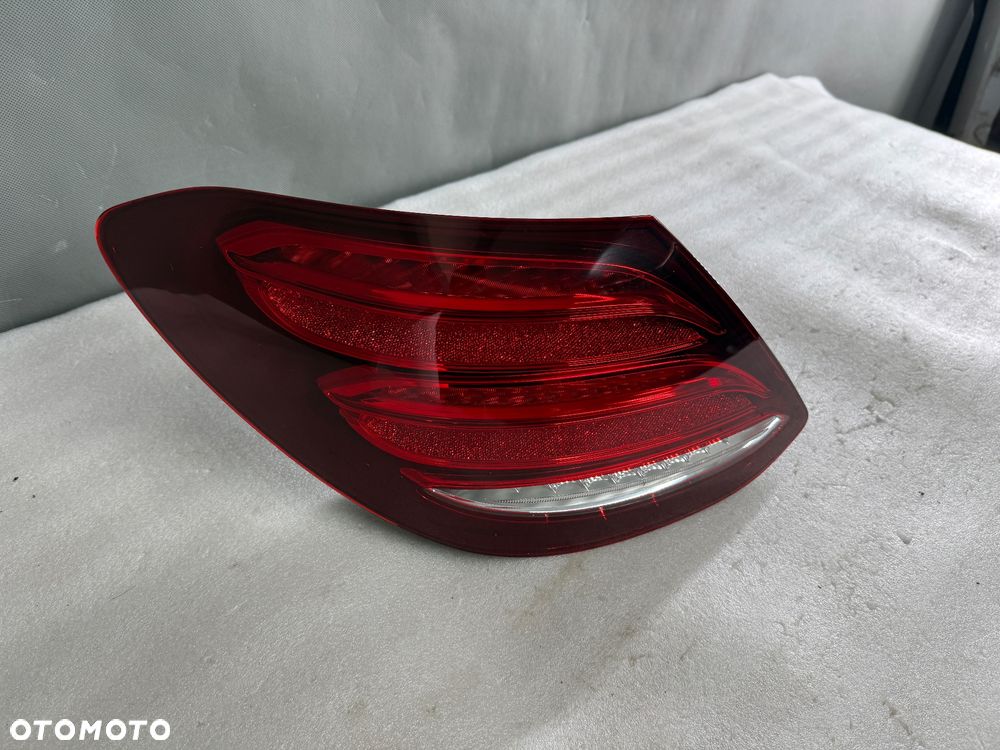 Lampa tylna Tył strona lewa Mercedes-Benz E W213 A213 A2139067700 - 2