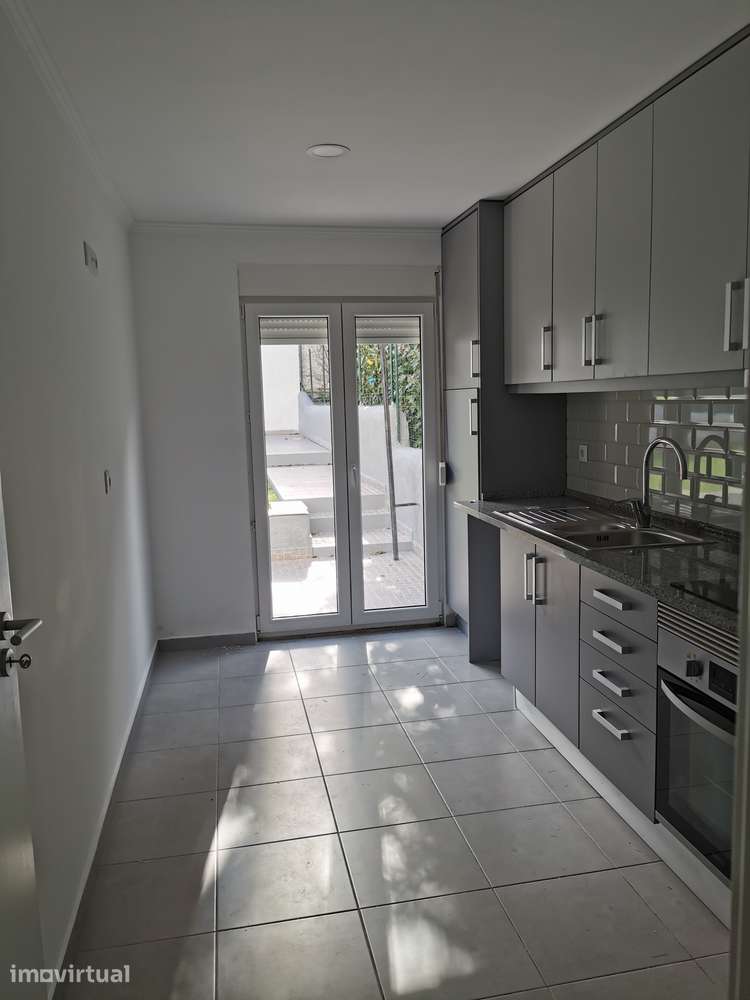 Apartamento T2 Portela de Sintra com jardim - Grande imagem: 2/10
