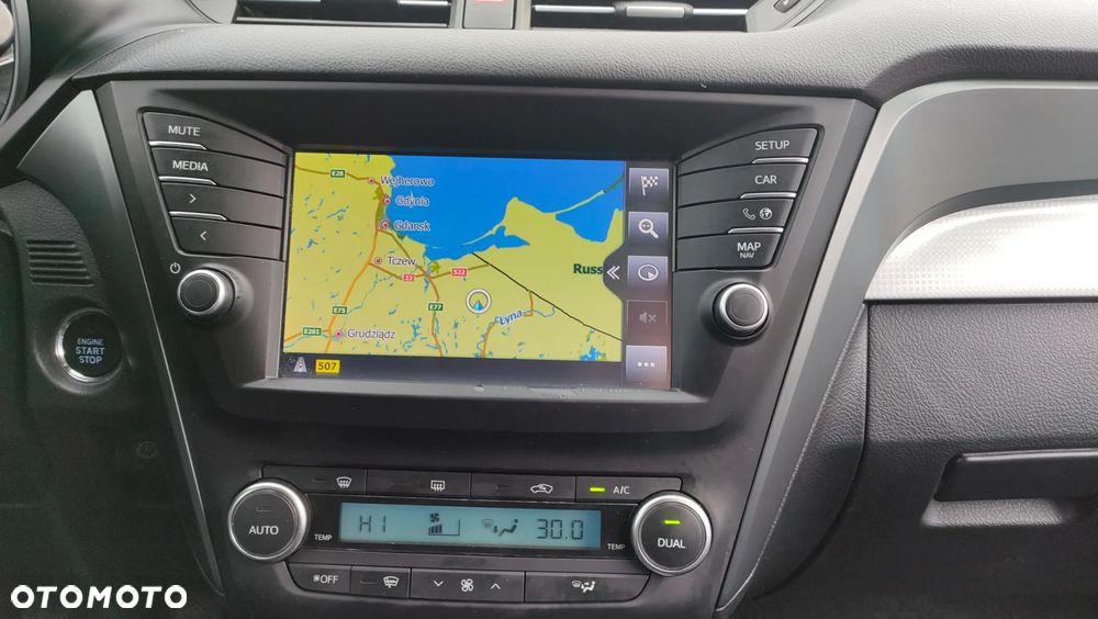 Toyota Avensis 2.0 D-4D Premium - 11