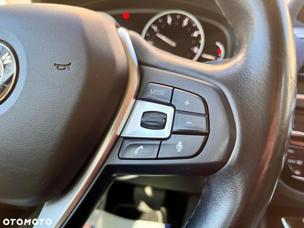 BMW X3 sDrive18d - 38