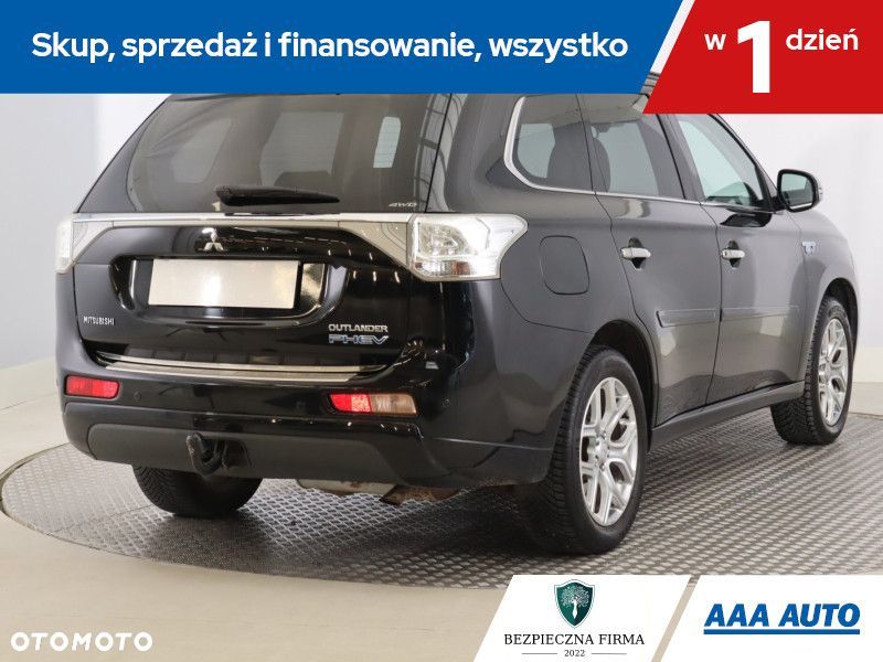 Mitsubishi Outlander - 7
