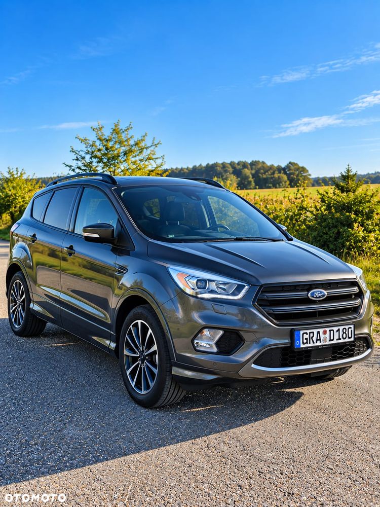 Ford Kuga - 1