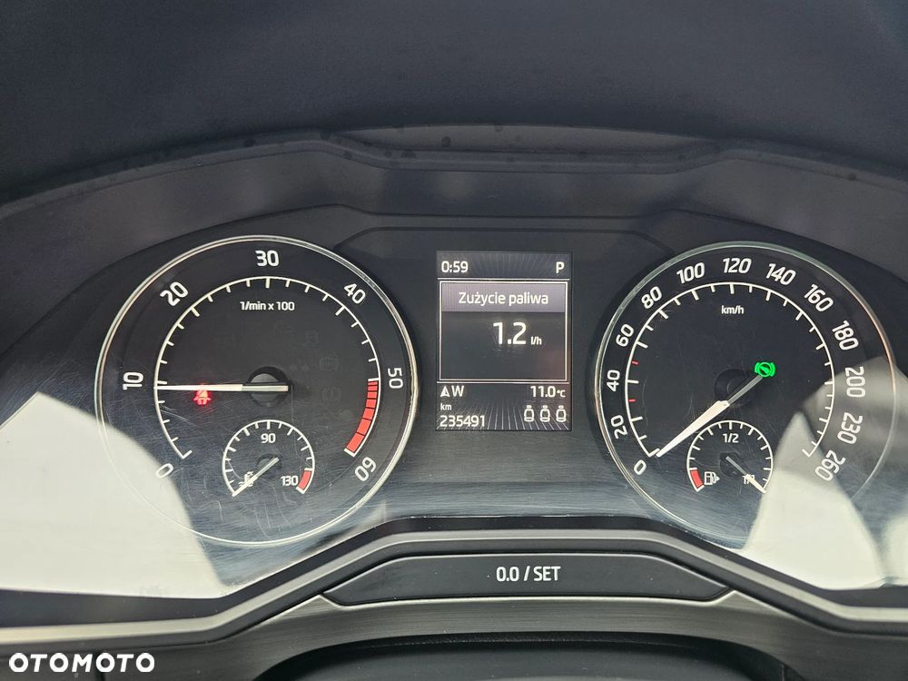 Skoda Superb 2.0 TDI DSG Premium Edition - 20