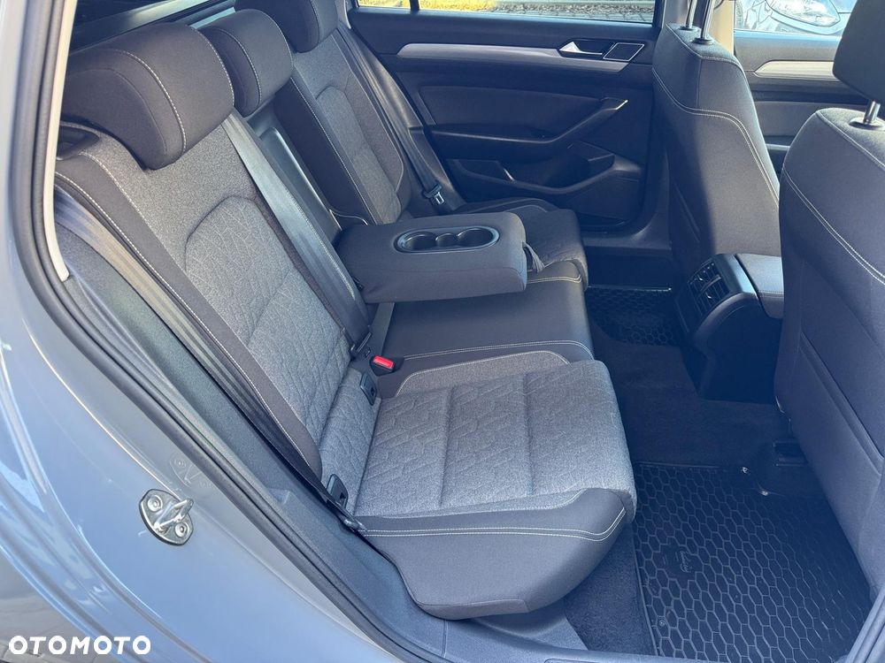 Volkswagen Passat Variant 2.0 TDI Business DSG - 33