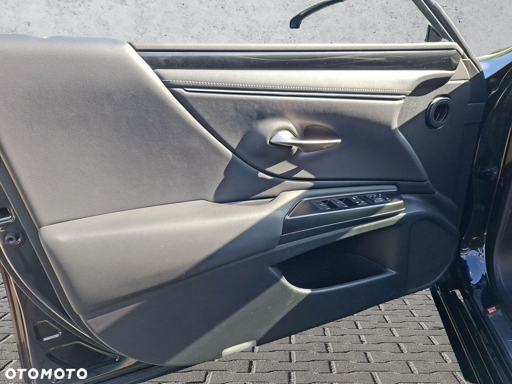 Lexus ES - 12
