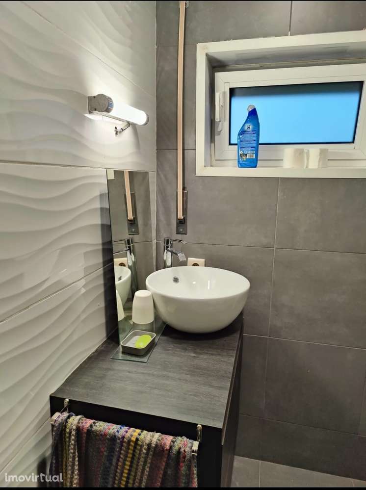 Suíte Mobilada | 400€ |Mais Despesas | Jardim e Parqueamento - Grande imagem: 5/8