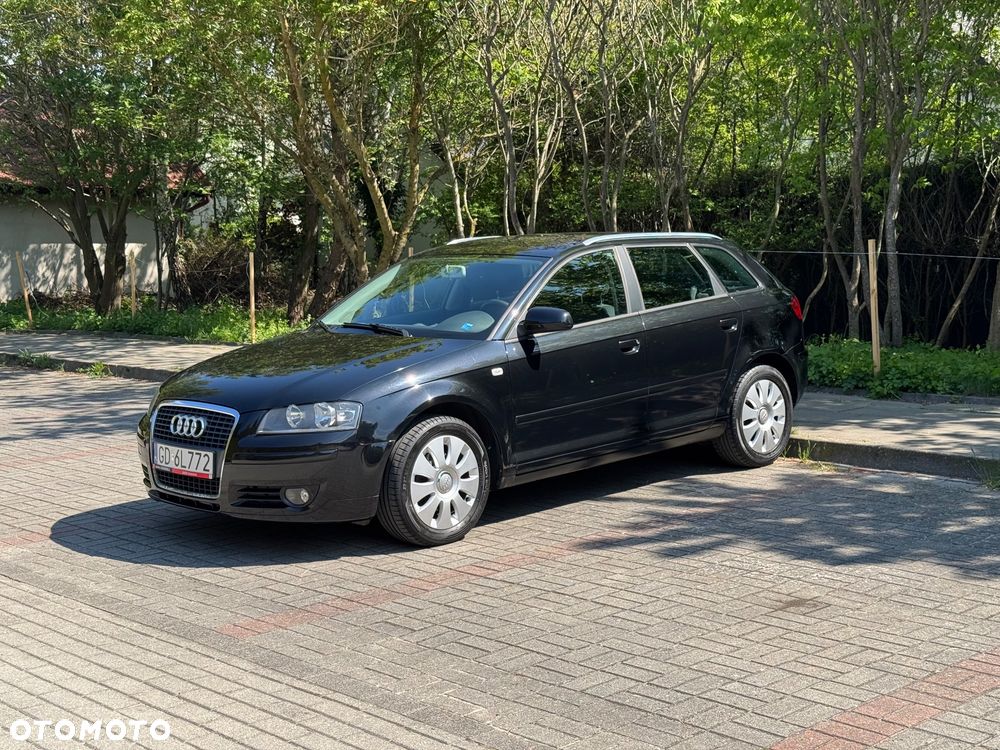 Audi A3 Sportback - 1