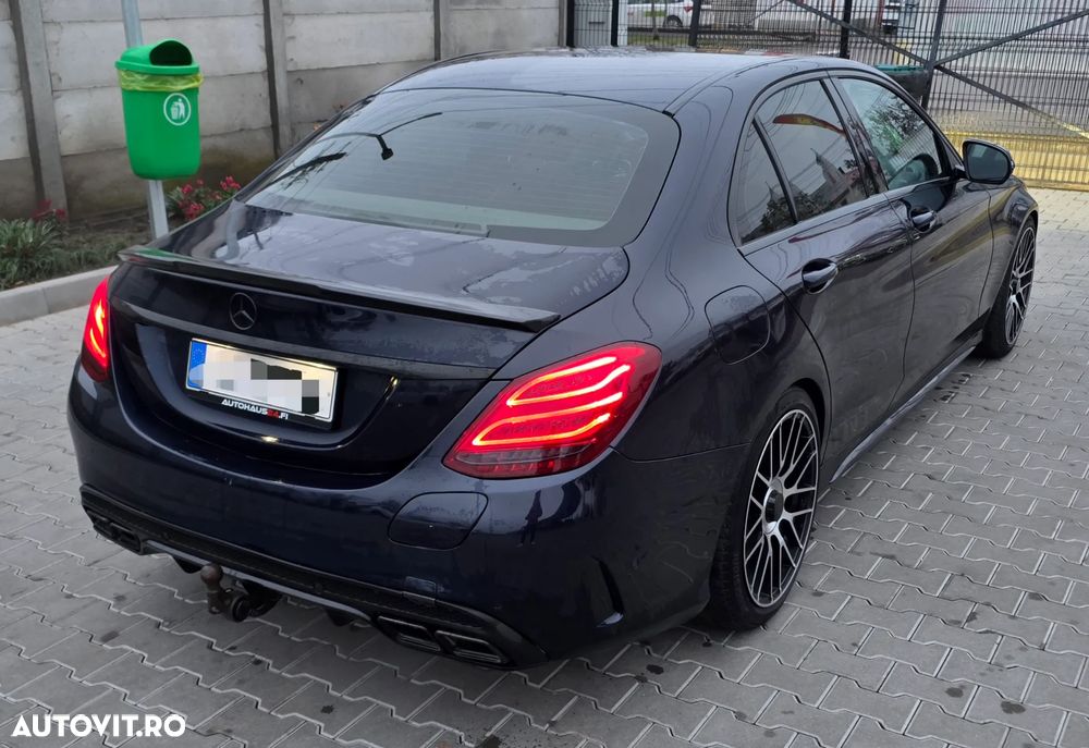 Mercedes-Benz C - 18