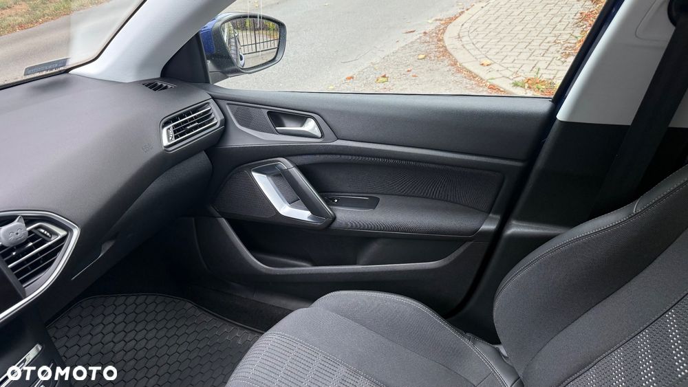 Peugeot 308 1.2 PureTech Allure S&S - 11