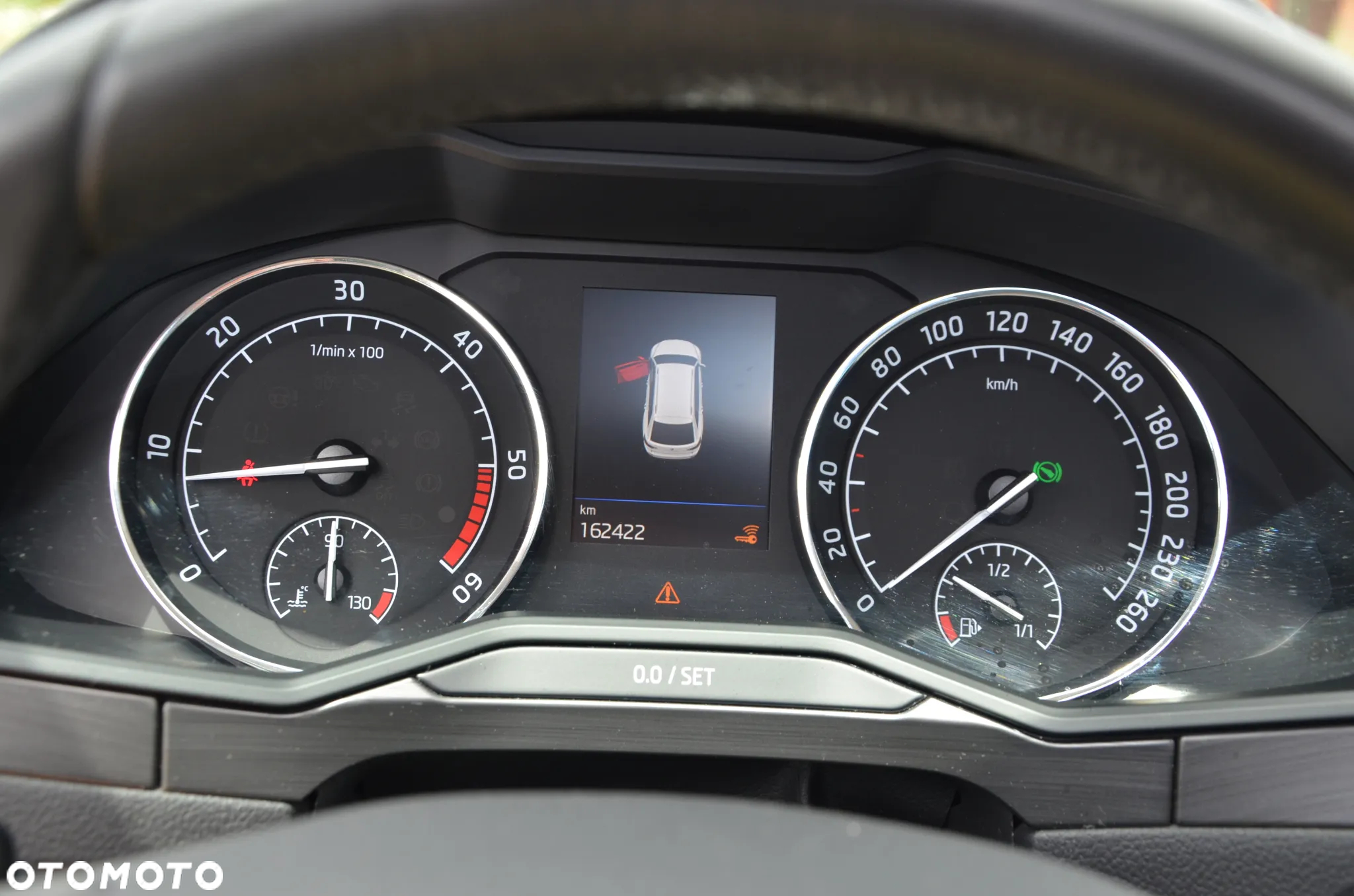 Skoda Superb 2.0 TDI L&K DSG - 17