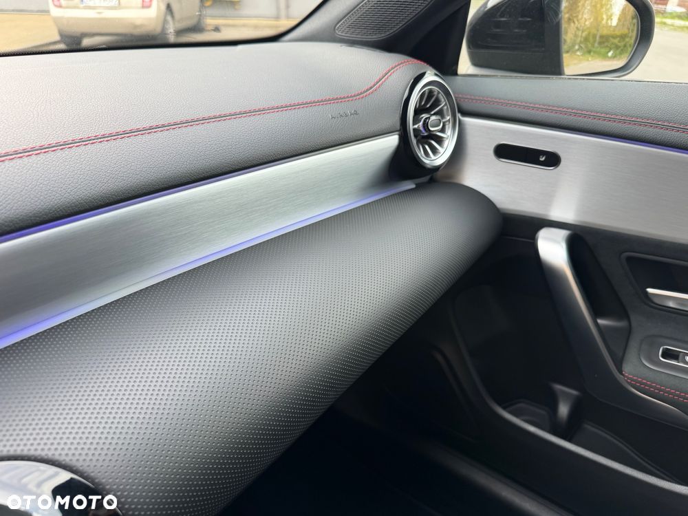 Mercedes-Benz CLA 180 7G-DCT AMG Line - 21