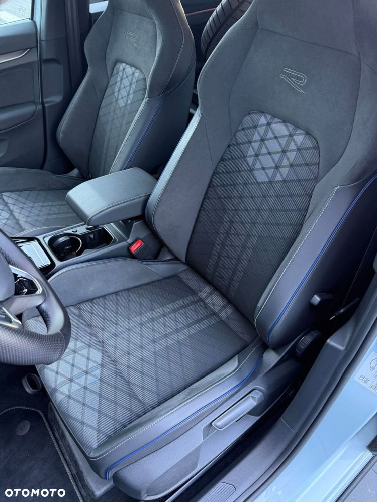 Volkswagen Golf 1.5 eTSI mHEV R-Line DSG - 11