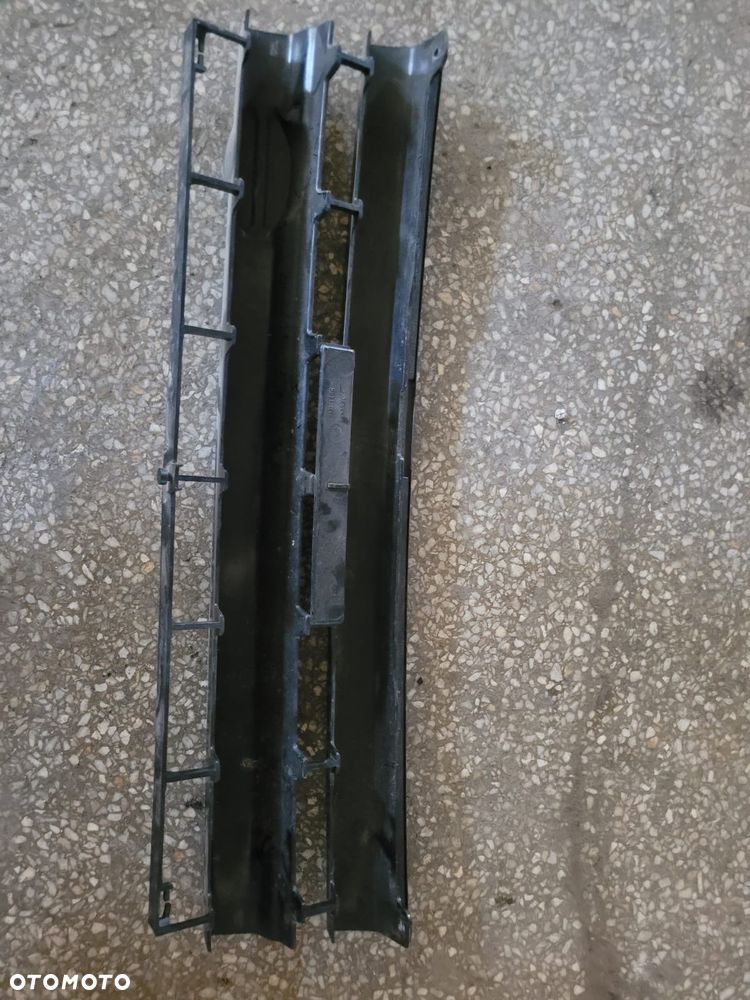 Gril Land Rover Freelander - 2