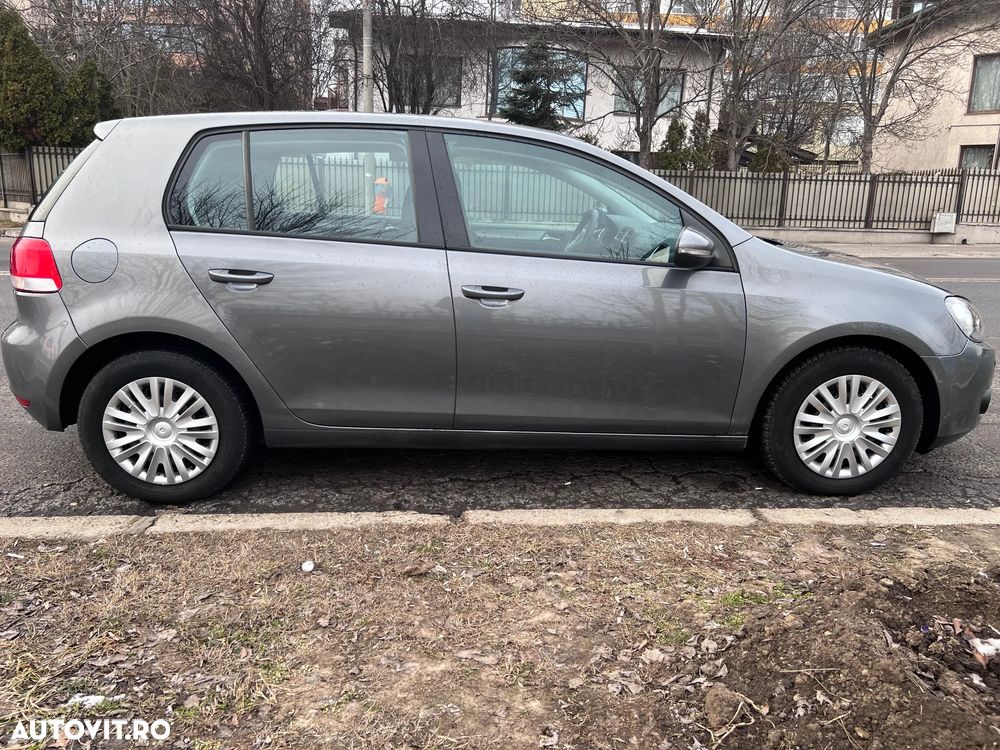 Volkswagen Golf 1.6 TDI DPF Exclusive - 2