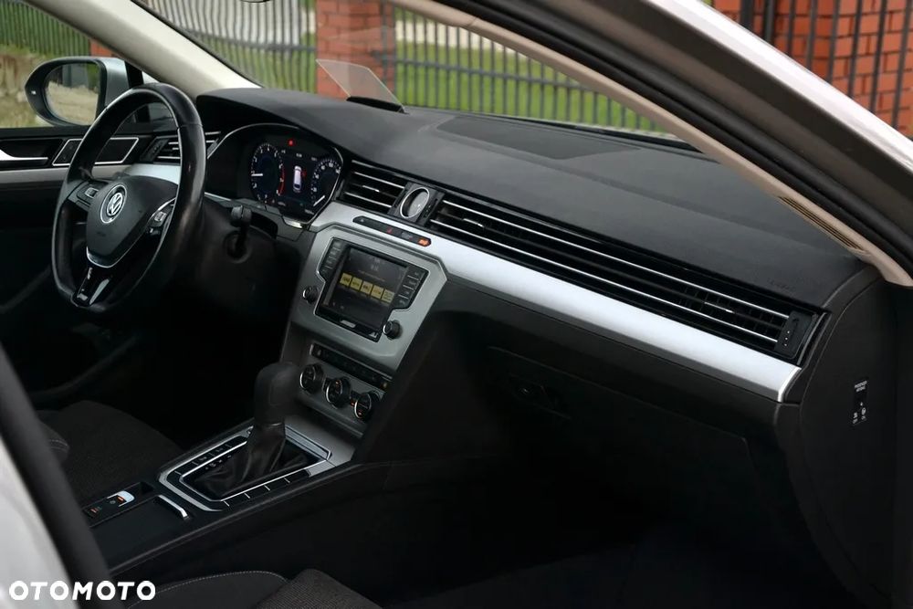 Volkswagen Passat Variant 1.8 TSI BMT Comfortline DSG - 12