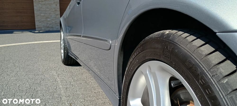 Mercedes-Benz Klasa E 300 BLUETEC Avantgarde - 16
