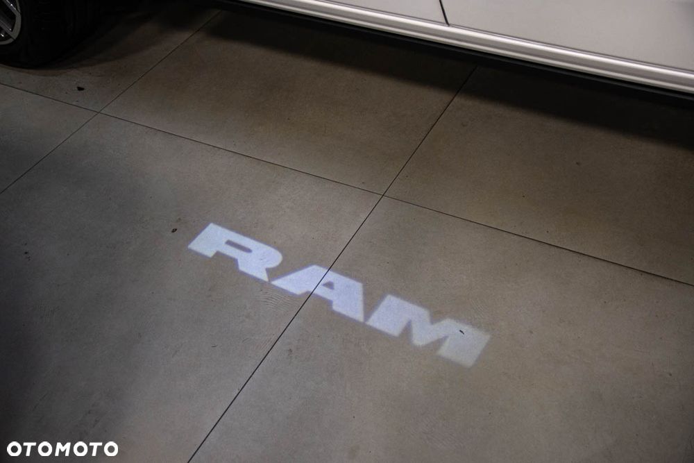 RAM 1500 Tungsten - 14
