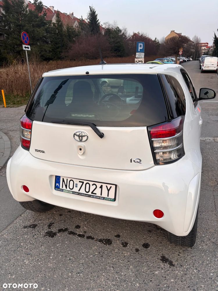 Toyota iQ 1.0 - 6