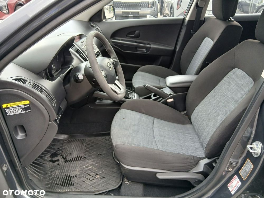Kia Ceed 1.4 M - 11