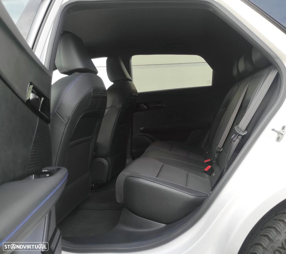 MG MG4 77 kWh Extended Range Luxury - 24