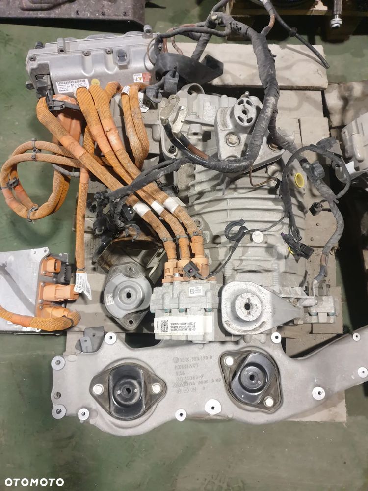 SILNIK ELEKTRYCZNY SŁUPEK  ELEKTRYK  EAG VW GOLF VII 7 E-GOLF EGOLF AUDI SKODA SEAT  POTESTOWY MINIMALNY PRZEBIEG - 10