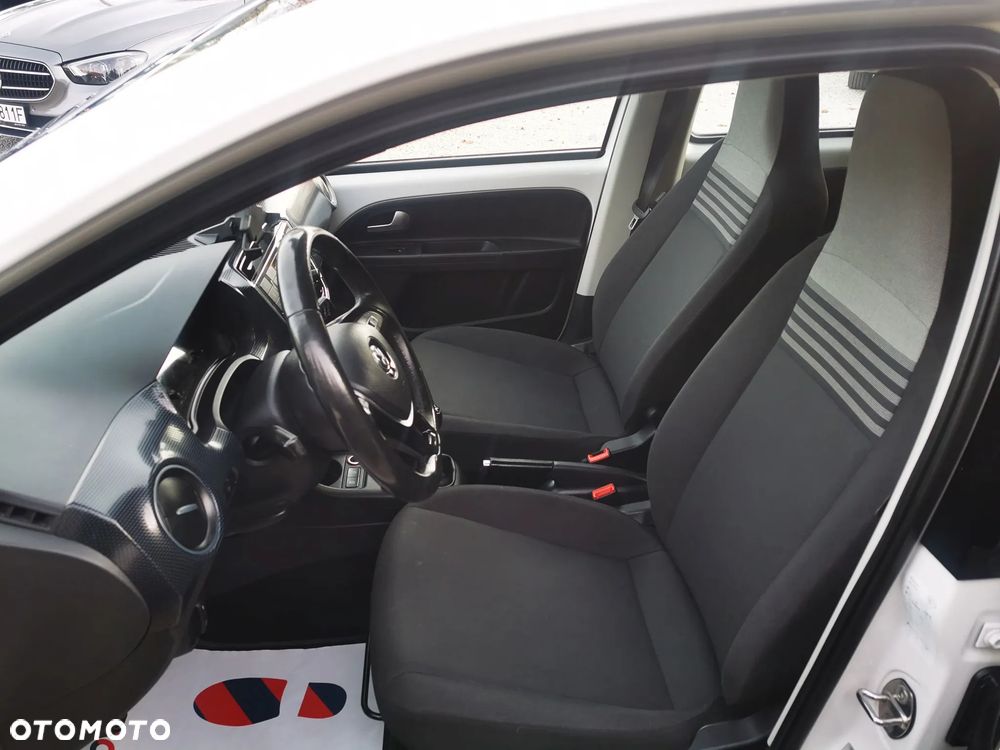 Volkswagen up! high - 13
