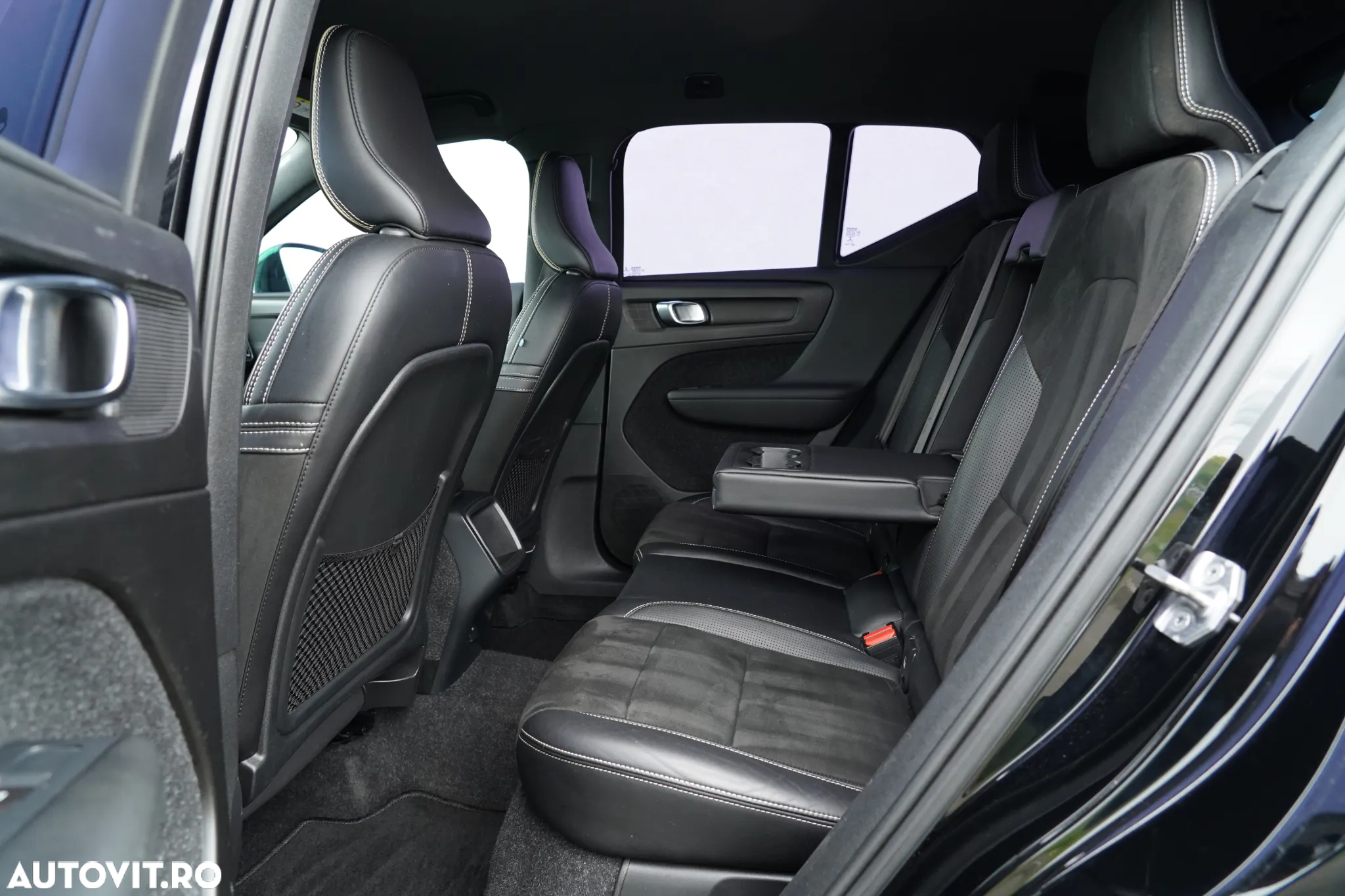 Volvo XC 40 D4 AWD Geartronic R-Design - 16
