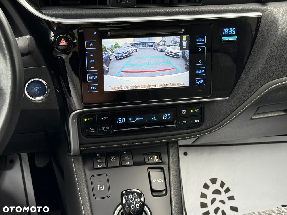 Toyota Auris Hybrid 135 Prestige - 5