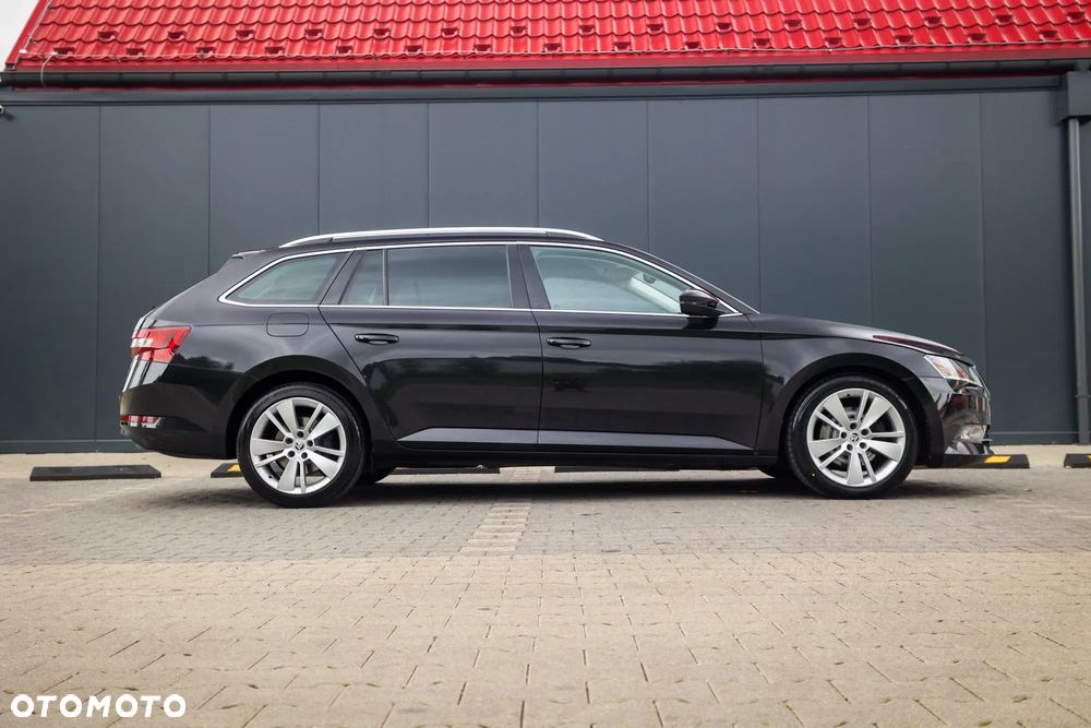 Skoda Superb 2.0 TDI 4x4 DSG Premium Edition - 11