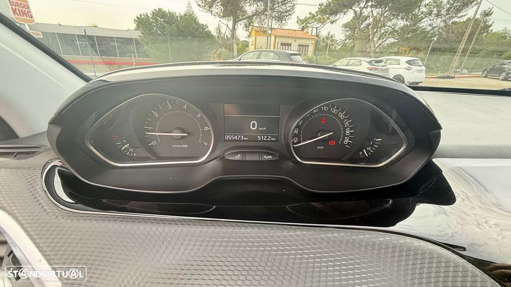 Peugeot 2008 1.2 PureTech Style - 21